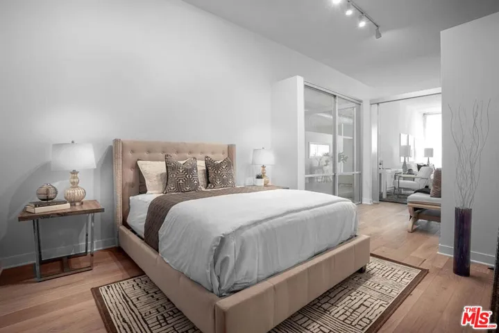 Second bedroom/home gym/office