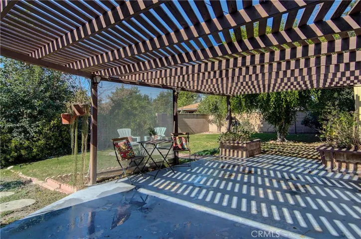 Huge, covered patio area is the place to be...party for 100?...no problem here!