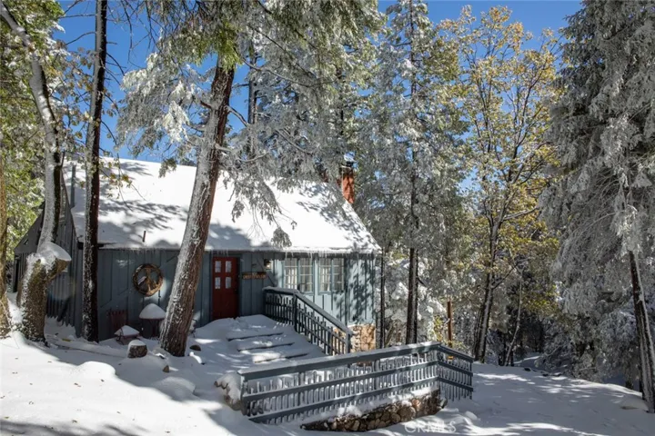 637 Crest Estates Drive, Lake Arrowhead, California 92352