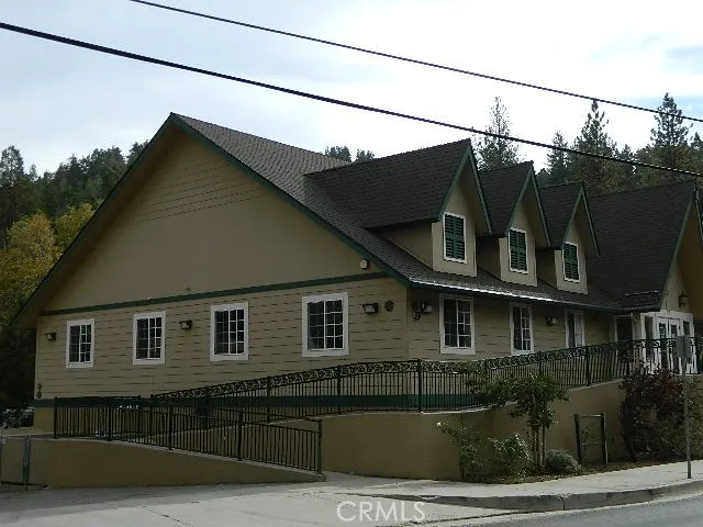 23739 Lake Drive, Crestline, California 92325