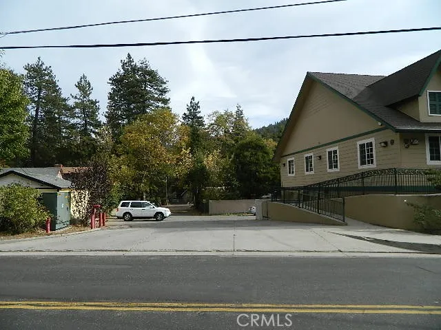 23739 Lake Drive, Crestline, California 92325
