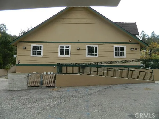 23739 Lake Drive, Crestline, California 92325