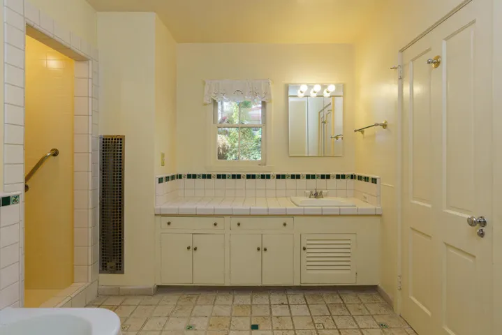 npw_1701Fairmount_018_FLEXMLS