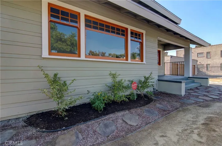 630 W 9th Street, Long Beach, California 90813