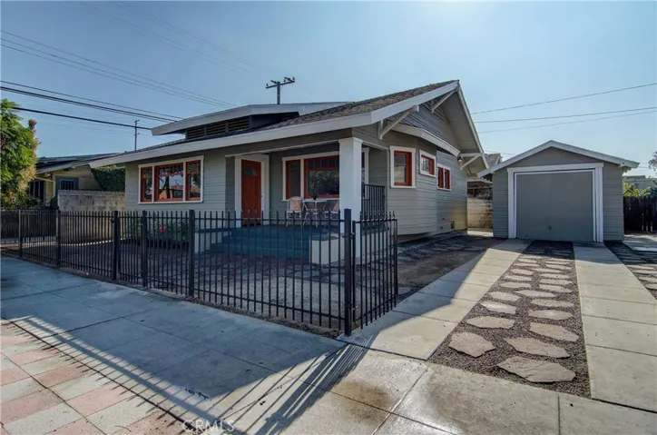 630 W 9th Street, Long Beach, California 90813