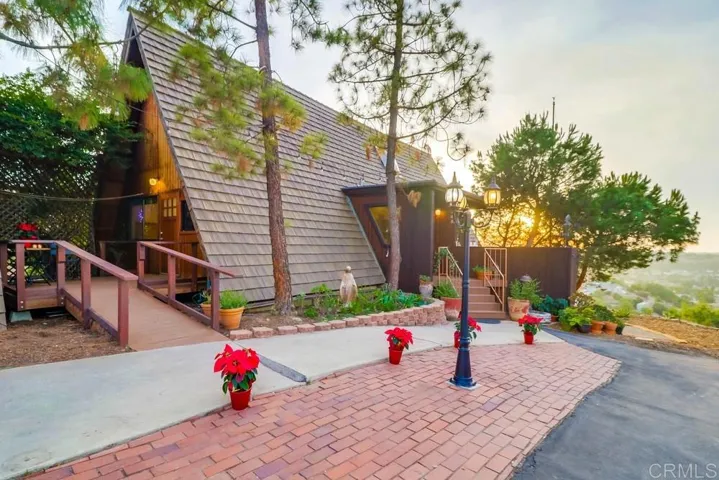 9345 Crest Drive, Spring Valley, California 91977