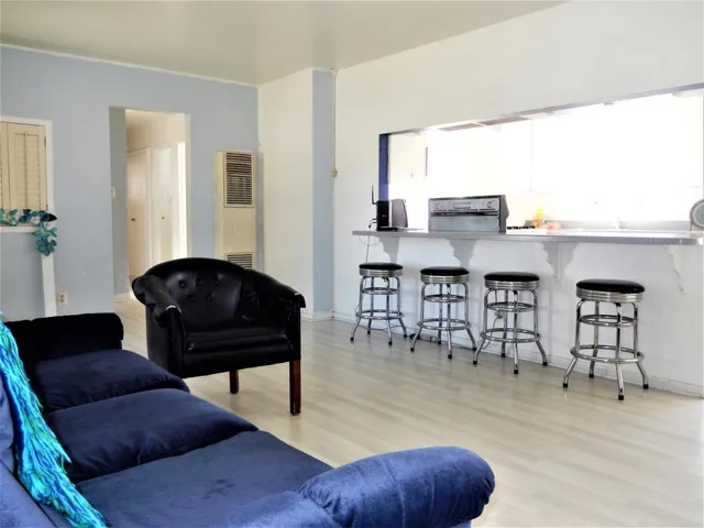 Living Room - Breakfast bar