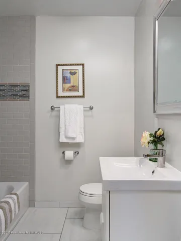 Milton Dr 528 023-mls