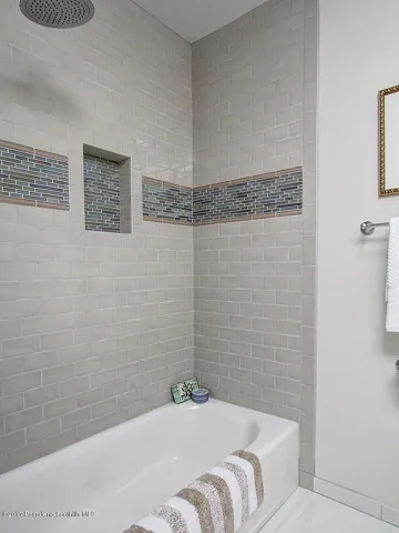 Milton Dr 528 024-mls