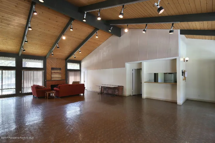 423 W.Walnut Clubhouse