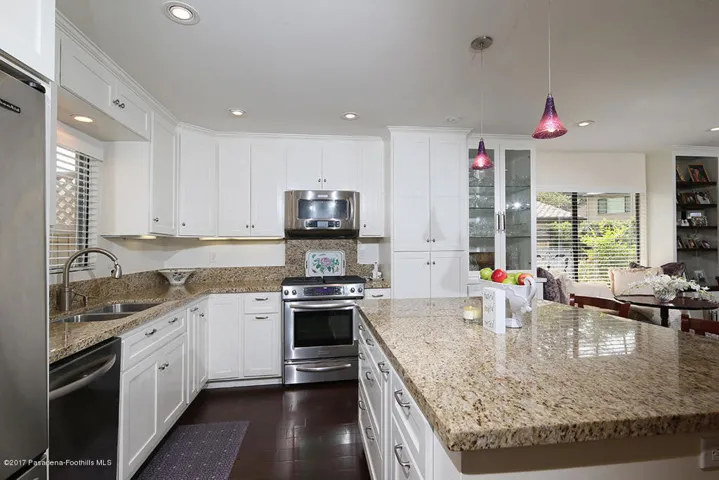 423 W. Walnut Kitchen 3