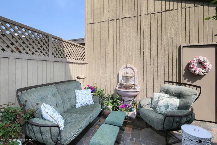 423 W. Walnut Patio