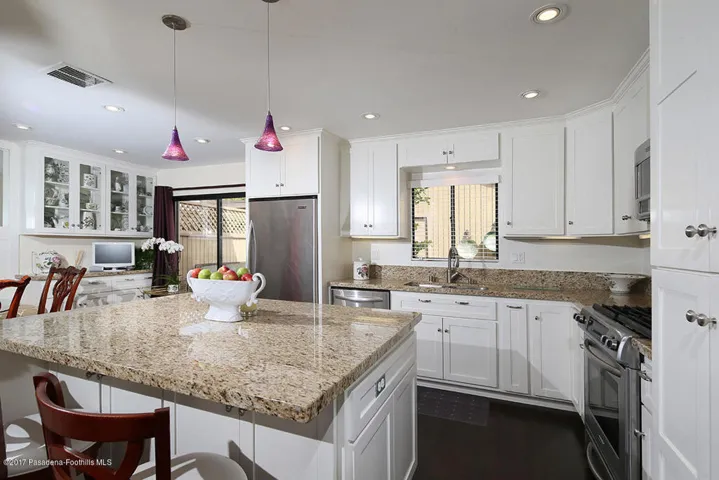 423 W. Walnut Kitchen 2
