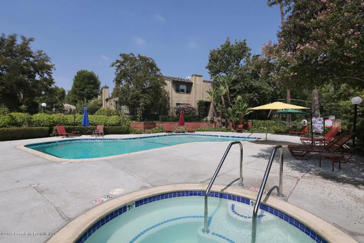 423 W. Walnut Pool & Spa 2
