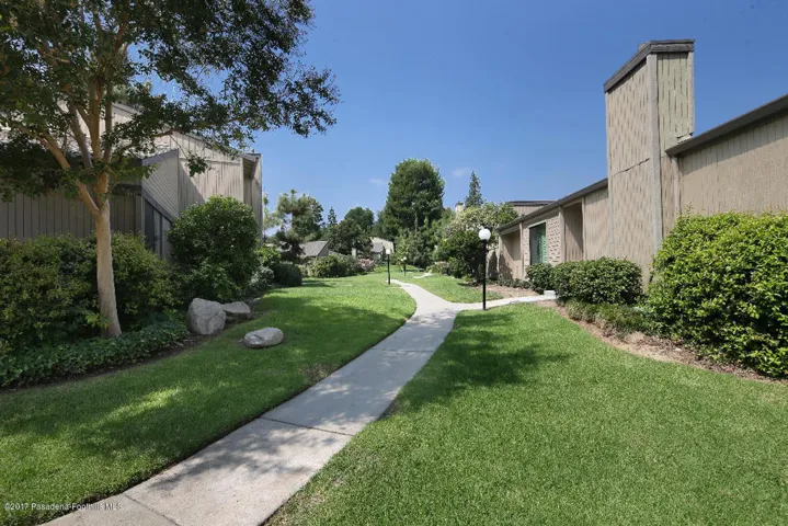 423 W. Walnut Pathway