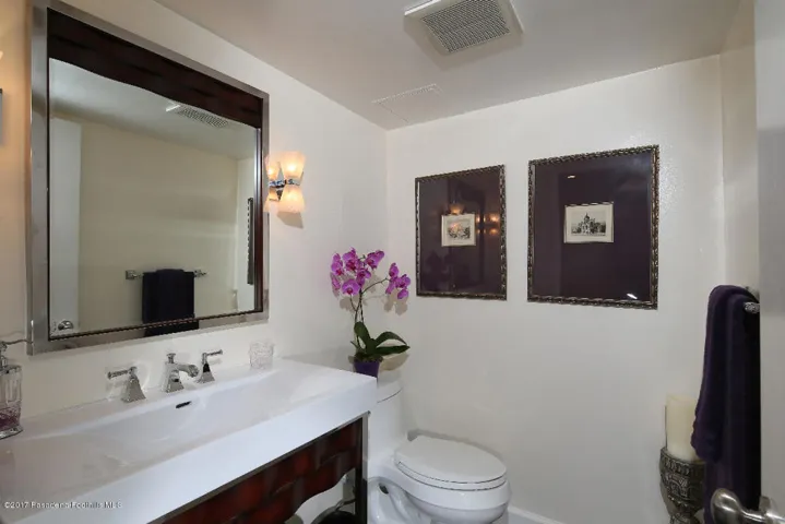 423 W. Walnut Powder Room