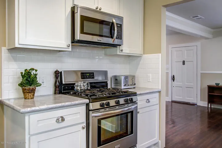 Griffin Ave 4424 013-mls