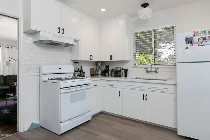6567 College Dr-MLS_Size-010-14-Kitchen-