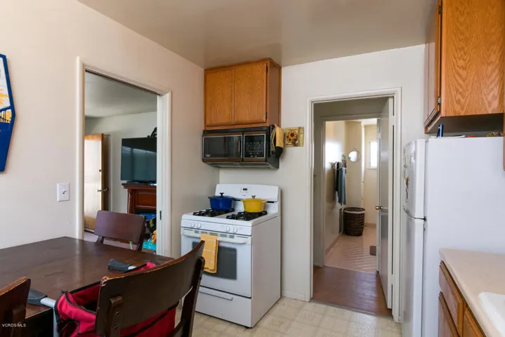 6567 College Dr-MLS_Size-020-13-Kitchen-