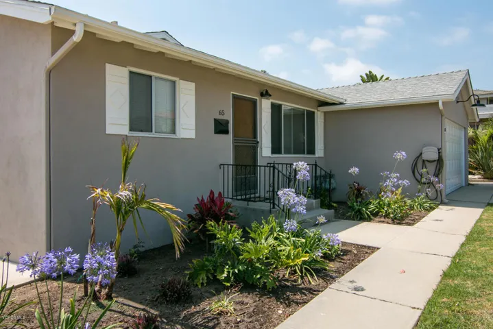 6567 College Dr-MLS_Size-005-8-Front Ent