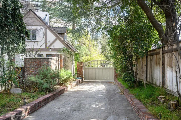 GYP_1101 Olive Ln_086_MLS