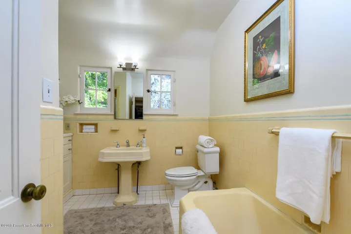 GYP_1101 Olive Ln_041_MLS