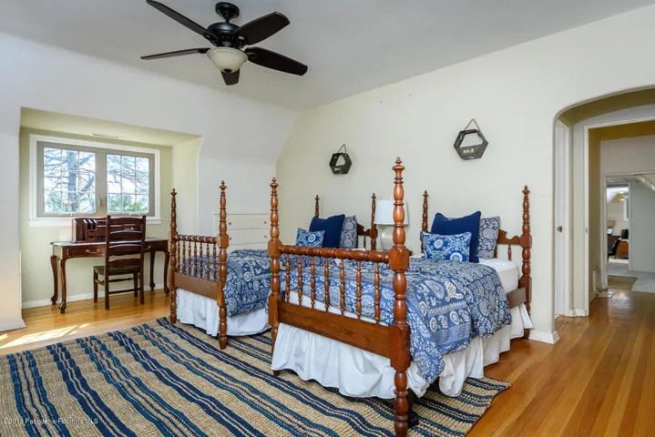 GYP_1101 Olive Ln_052_MLS