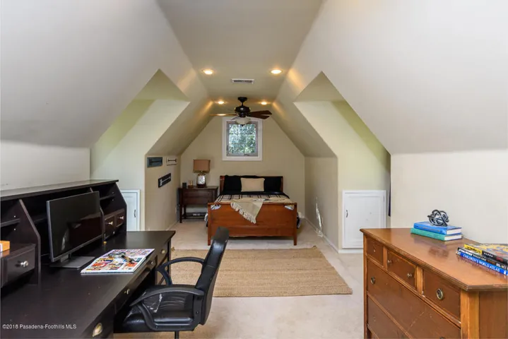 GYP_1101 Olive Ln_060_MLS