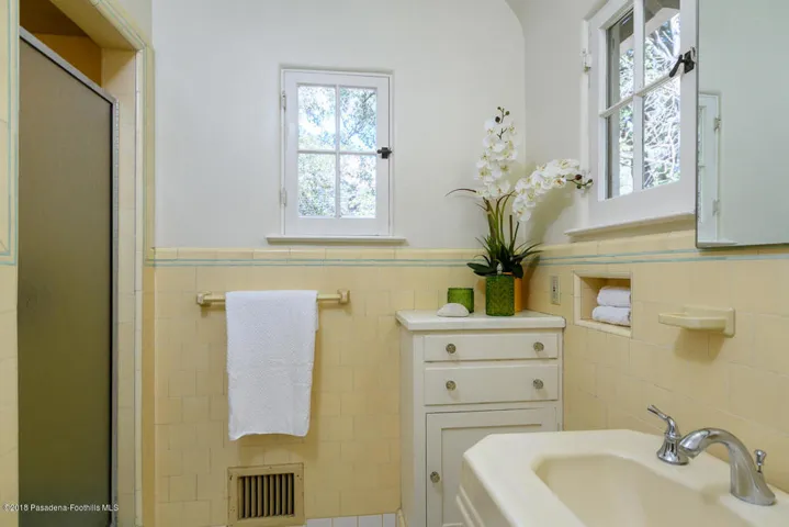 GYP_1101 Olive Ln_043_MLS