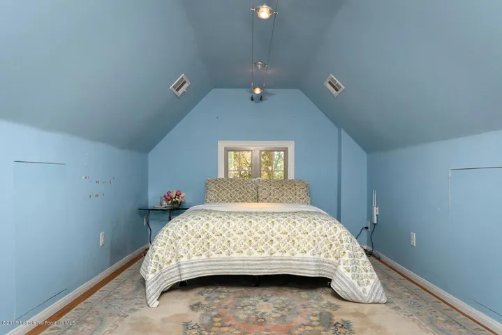 GYP_1101 Olive Ln_081_MLS