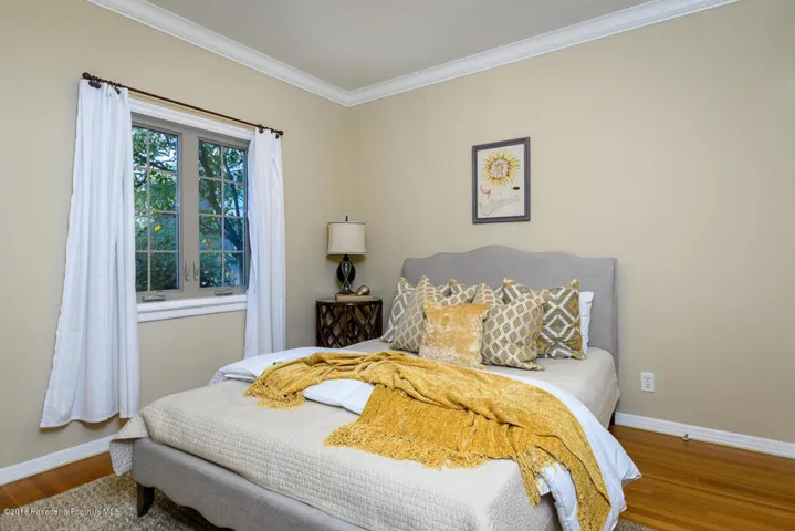 GYP_1101 Olive Ln_033_MLS