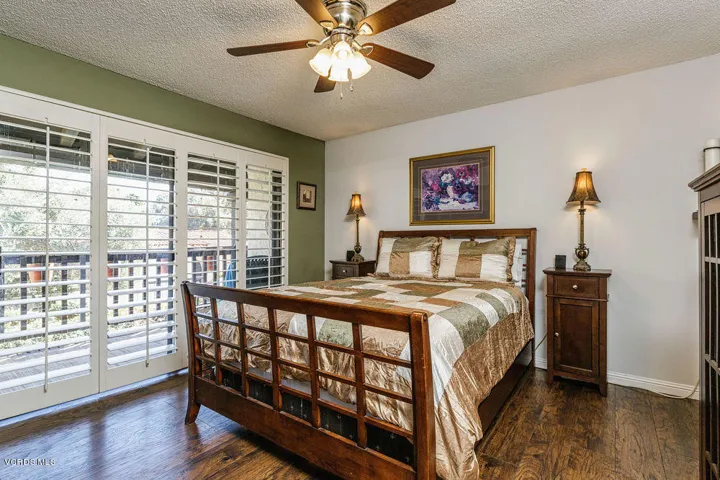 22_masterbedroom_1