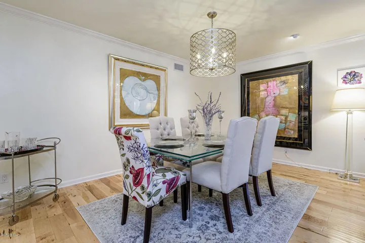 06_dining_area