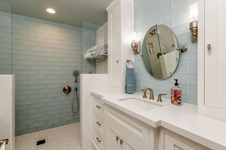 18_master_bath