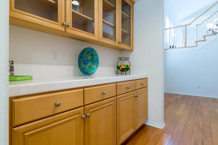 Butler's Pantry w/Lots of Storage