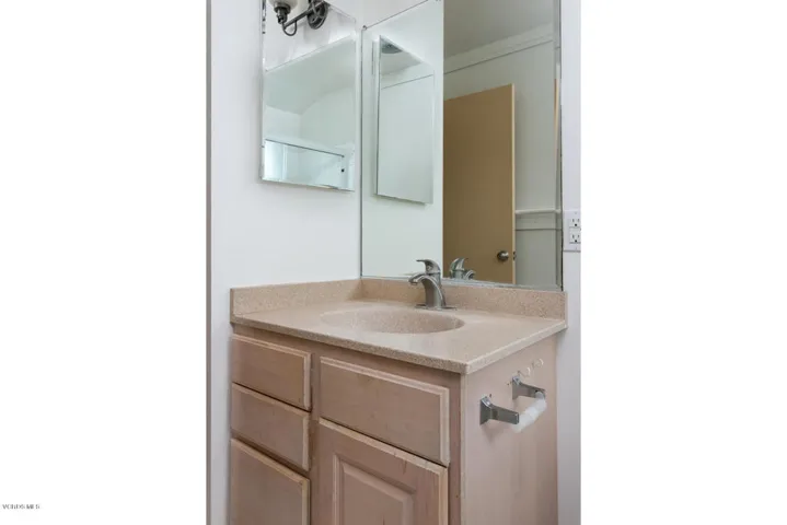 5186 Shenandoah St-013-1-Bathroom-MLS_Si