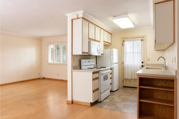 5186 Shenandoah St-007-9-Kitchen-MLS_Siz