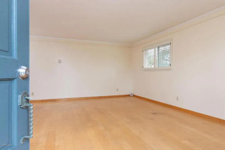 5186 Shenandoah St-003-19-Living Room-ML
