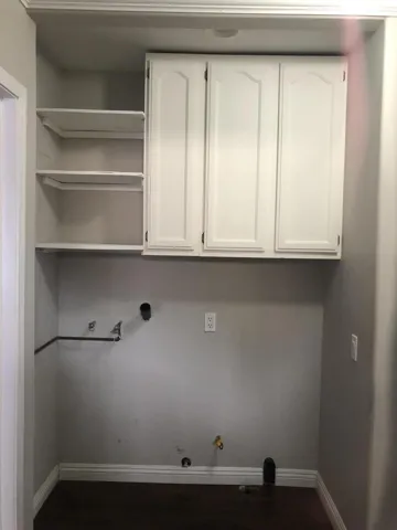 LAUNDRY AREA 1
