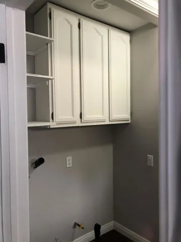 LAUNDRY AREA