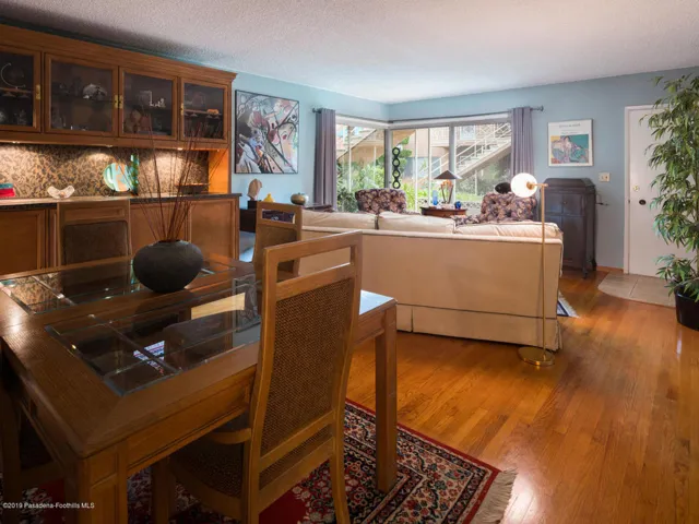 840 E Mendocino St Altadena CA-large-007