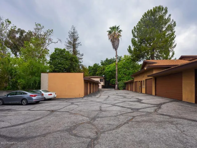 840 E Mendocino St Altadena CA-large-018