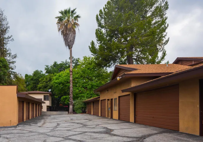 840 E Mendocino St Altadena CA-large-019