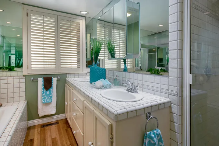 525 S Oakland Ave, Unit 5B 017
