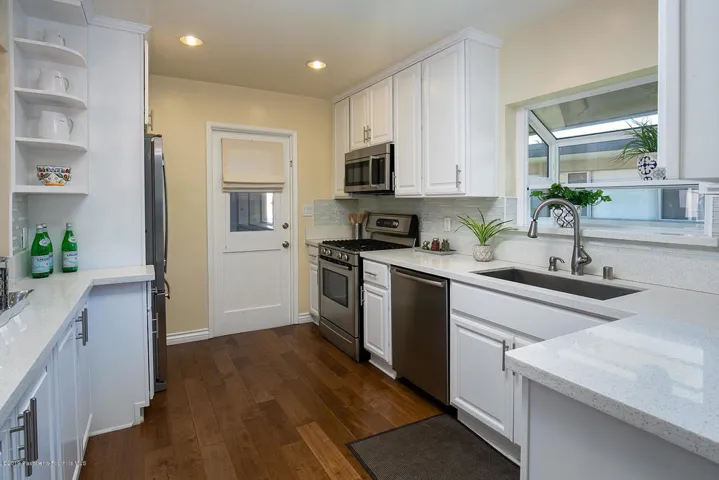 968 S Orange Grove Blvd, Unit B  012-mls