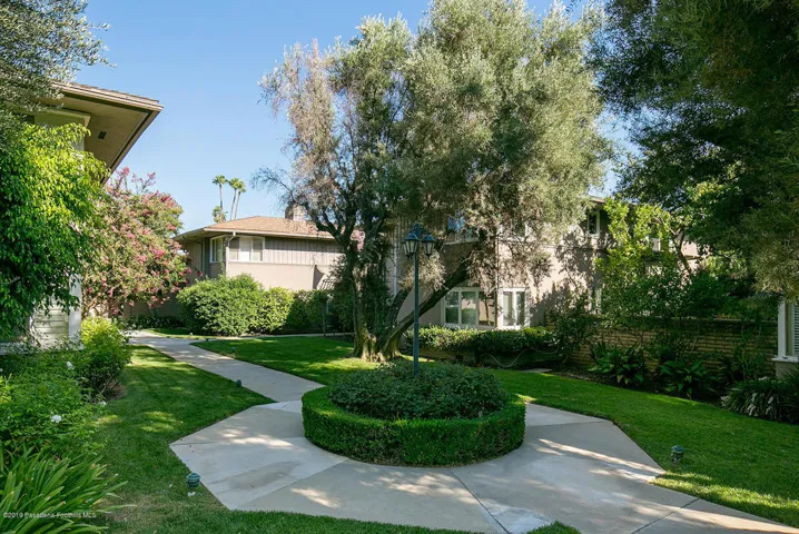 968 S Orange Grove Blvd, Unit B  003-mls