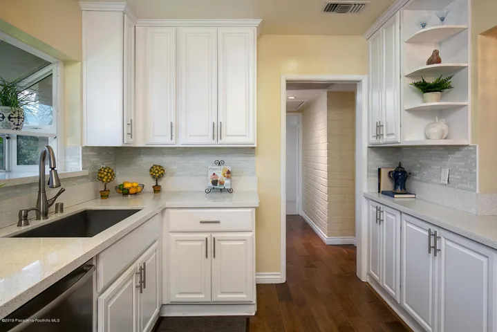 968 S Orange Grove Blvd, Unit B  014-mls