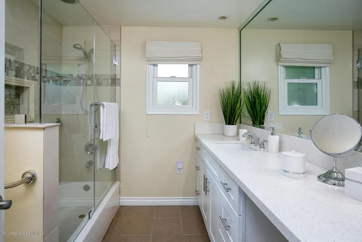 968 S Orange Grove Blvd, Unit B  022-mls