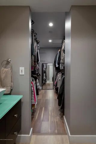 827 N Altadena Dr - Pierre Galant -15