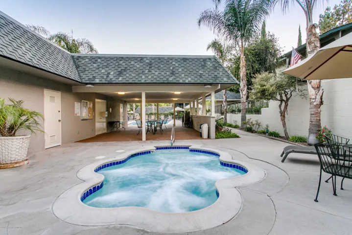 2486 E Mountain St-18